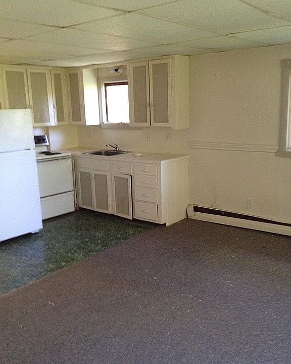 2nd image of 7 Dunrobin Ln Unit 4