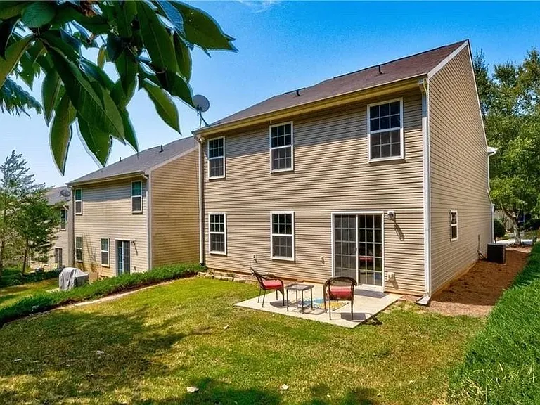 2820 Mayfair Dr — Photo 19