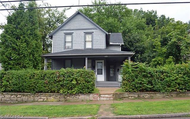 2nd image of 889 Raymond St