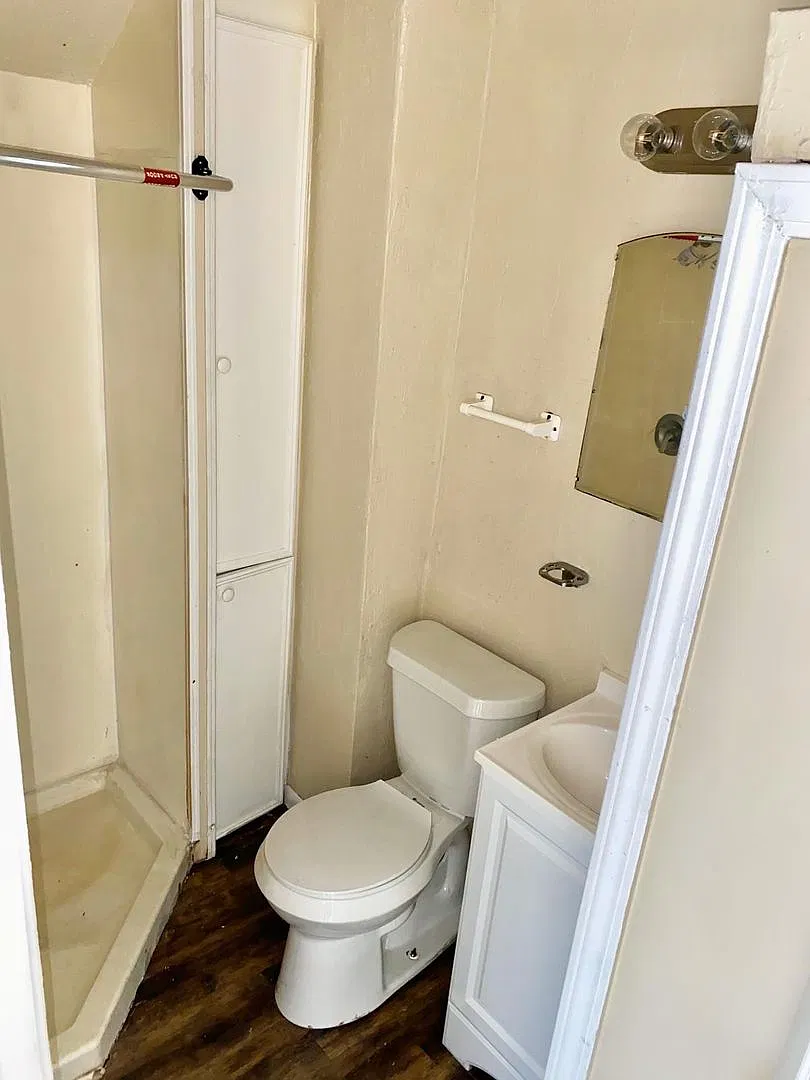 2105 Avenue T — Photo 4
