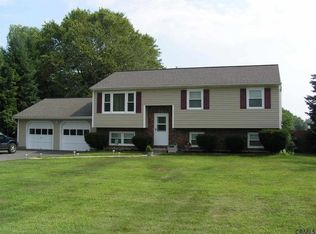 107 Hays Rd, East Greenbush, NY 12061