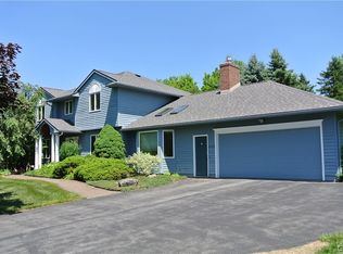 8469 Woodbox Rd, Manlius, NY 13104