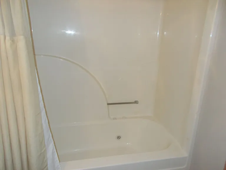 1740 Tanglewood Dr — Photo 16