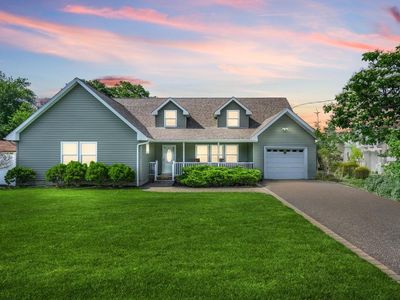 943 Nemeth Street, Bohemia, NY, 11716