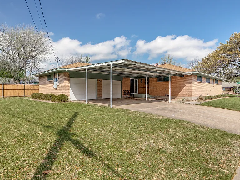 401 Daisy Dr — Photo 14