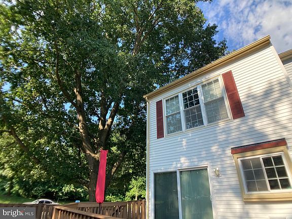 3rd image of 7197 Fairfield Ct