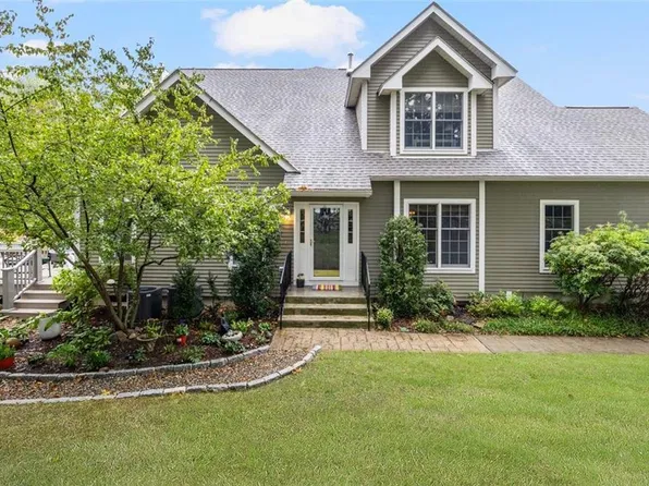 56 Seal Island Rd, Bristol, RI 02809