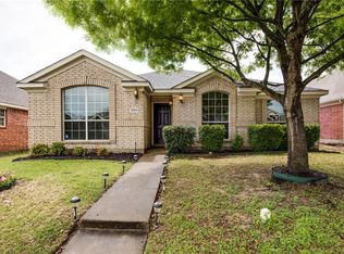 1204 Glencoe Dr, Glenn Heights, TX 75154
