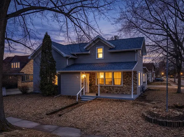 903 Smith St, New London, WI 54961