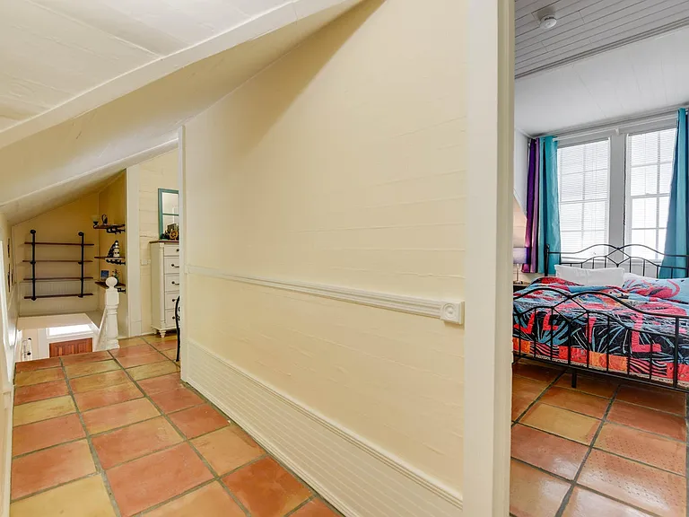 524 White St — Photo 17