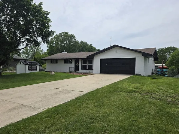 54141 Eastview Dr, Bristol, IN 46507