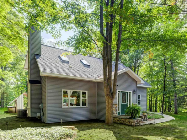 10019 Skiver Rd, Traverse City, MI 49685