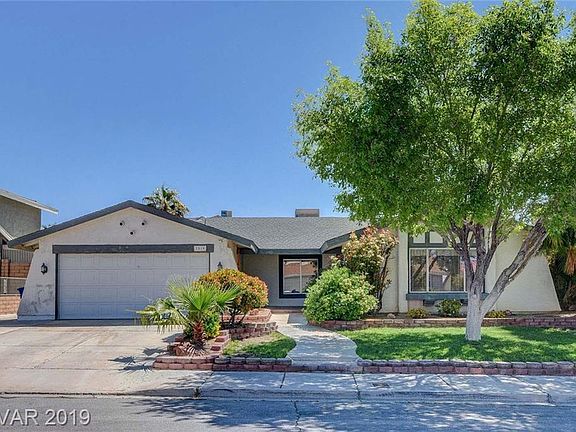 2nd image of 1519 Sandra Dr