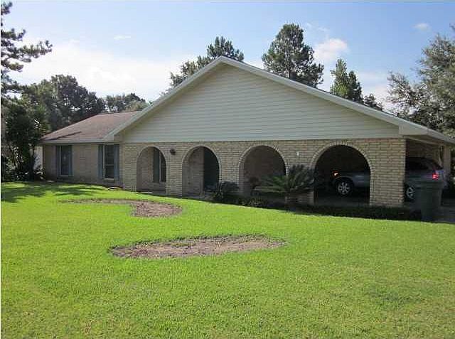 1st image of 3901 Bayou Blvd