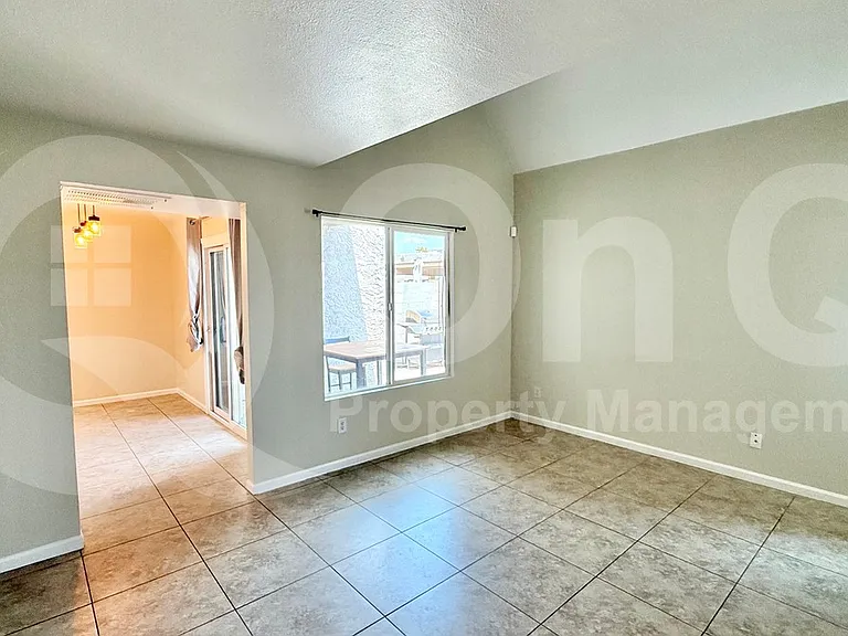 6836 S Jentilly Ln — Photo 9