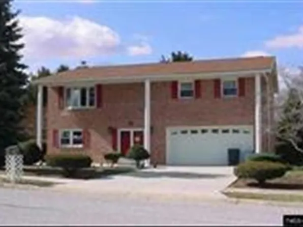 10 Malvern Dr, Manchester, PA 17345