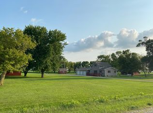 61763 250th St, Wells, MN 56097