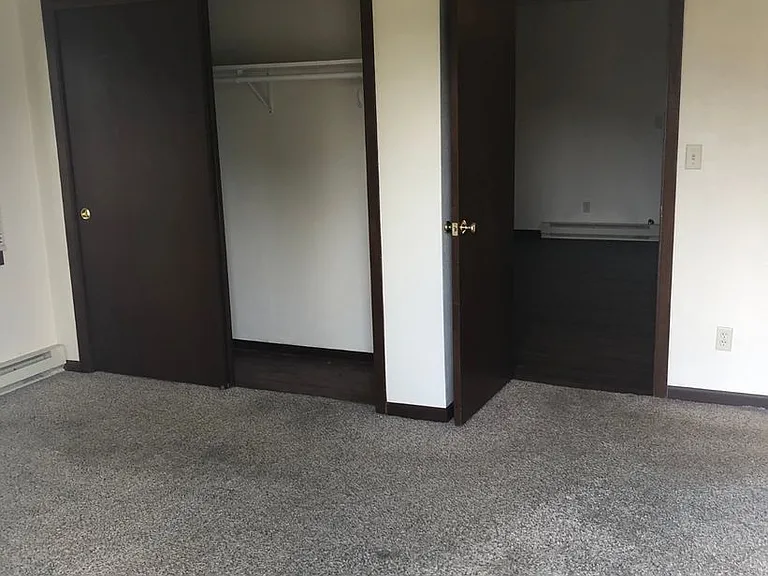 Immaculate Updated 1 Bedroom with 1 Bath — Photo 22