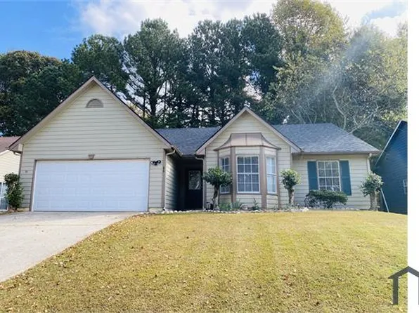 695 Paris Dr, Lawrenceville, GA 30043