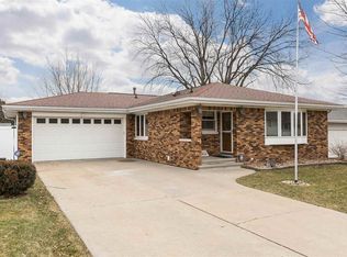 20 27th Ave SW, Cedar Rapids, IA 52404