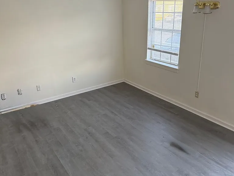 5735 Bramblegate Rd — Photo 2