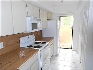 4th image of 11592 NW 45th St