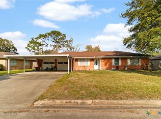 507 Suzanne St, Edna, TX 77957