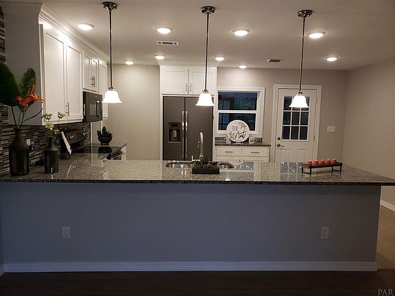 2nd image of 3731 Forest Glen Dr