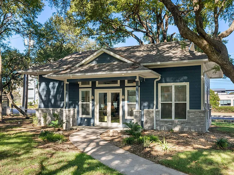 South Lamar Village — Photo 7