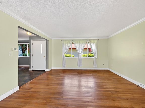5th image of 14996 SE Caruthers Ct
