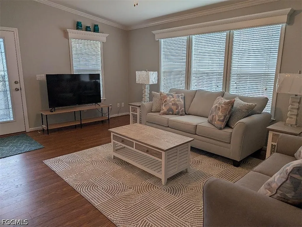 2 bed, 2.0 bath, 1440 sqft, $2,400 — Photo 1