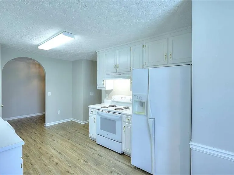 4160 Janel Ln — Photo 30