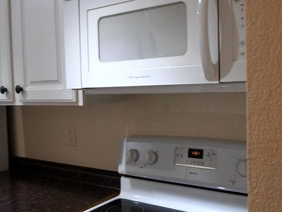 4th image of 3740 Idlebrook 108 Cir