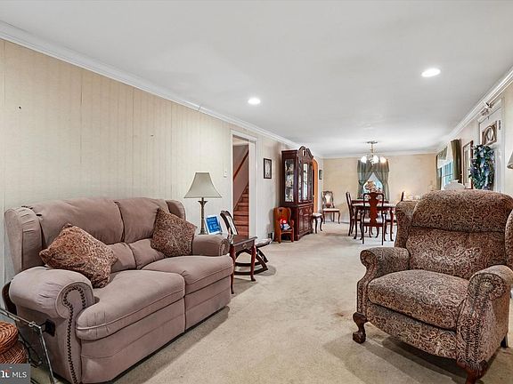 3rd image of 23 Norwyn Rd