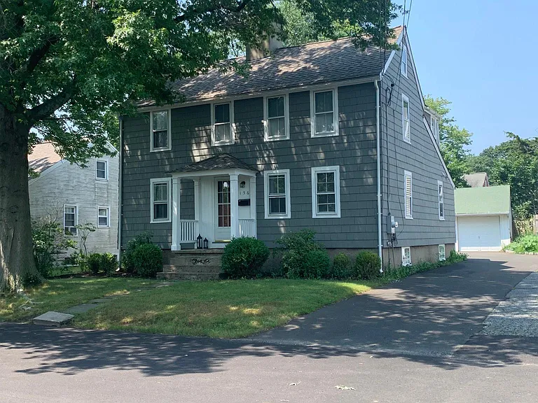 156 Bungalow Ave — Photo 2