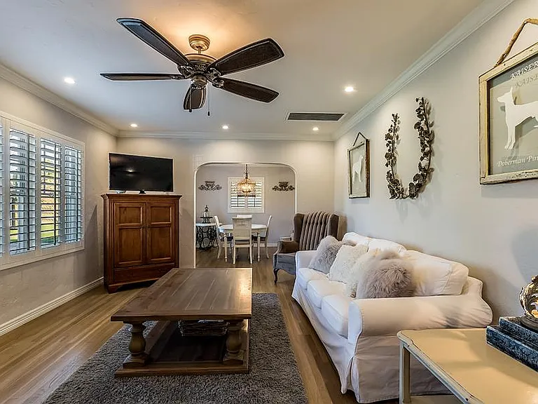 513 W Granada Rd — Photo 5