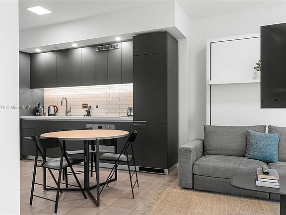 3rd image of 227 NE 2nd St #1508