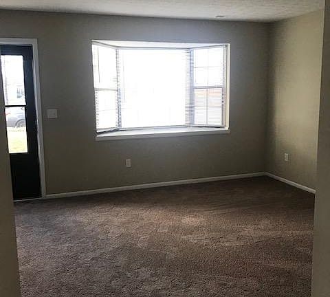 4th image of 257 Cross Country Dr S