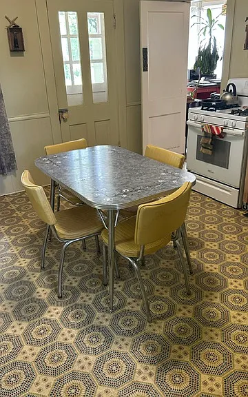 Kitchen with vintage feel