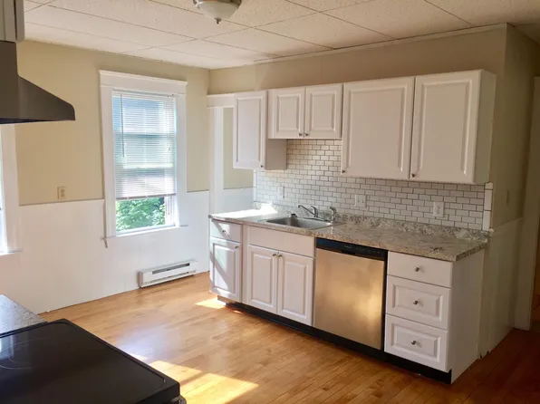 27 Chrome St, Worcester, MA 01604