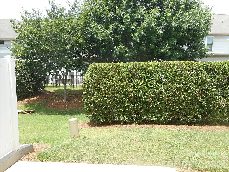 5860 Glassport Ln — Photo 6