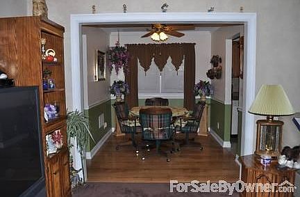 4th image of 74 Burlington Blvd