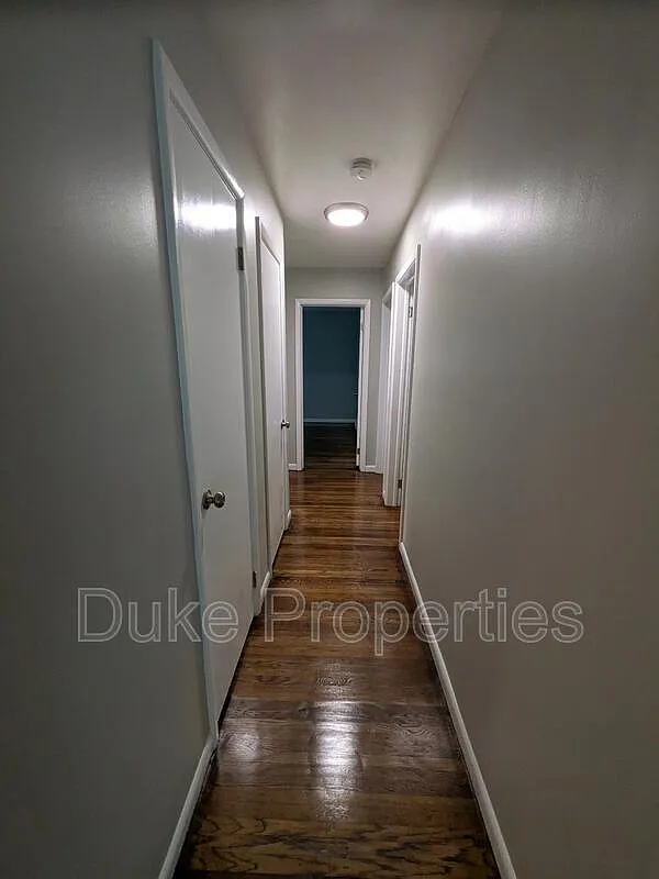 3 bed, 1.5 bath, 1394 sqft, $2,300 — Photo 3