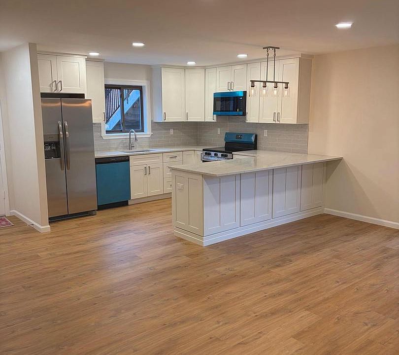 1st image of 515 Meadow Woods Ln