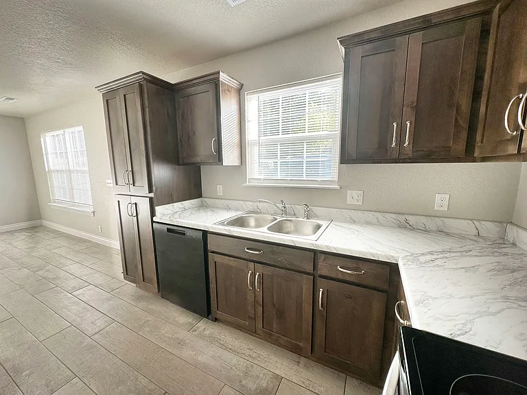 615 S High Ave #A — Photo 1