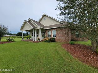 252 Lumpkin Rd, Carriere, MS 39426