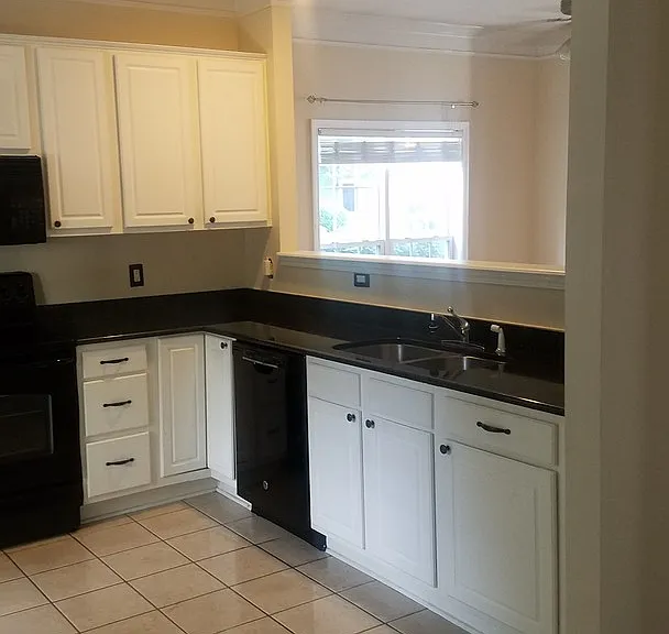 201 Hampton Forest Dr — Photo 4