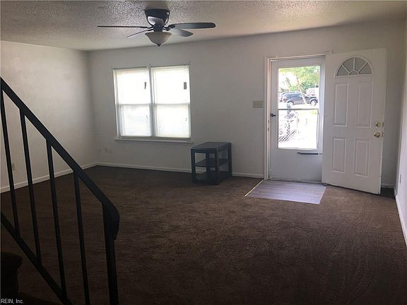 2nd image of 2528 Malcolm Ct