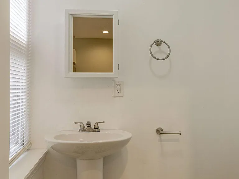 4021 Howland St — Photo 10