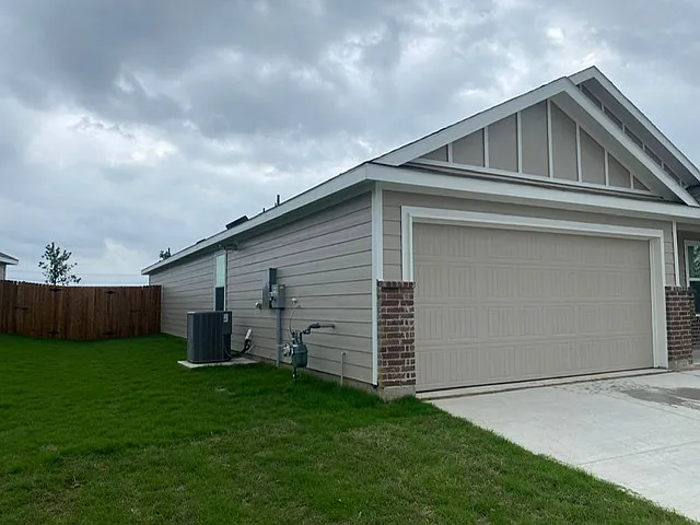7950 Gus Wilson Dr — Photo 3